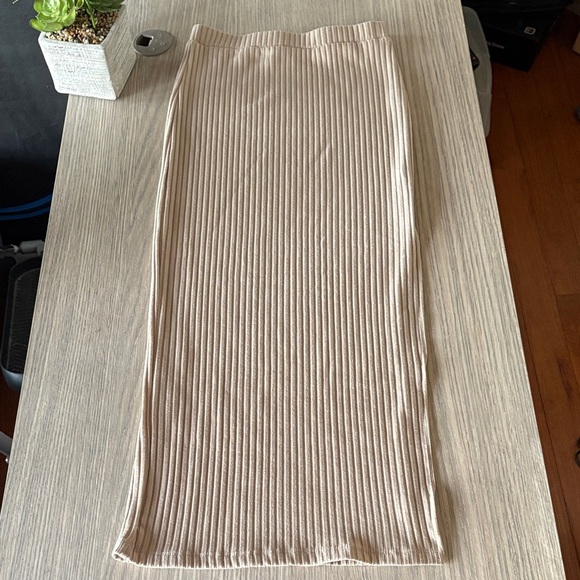 Princess Polly Dresses & Skirts - Princess Polly Ribbed Midi Skirt Beige Neutral Stretchy Size 2